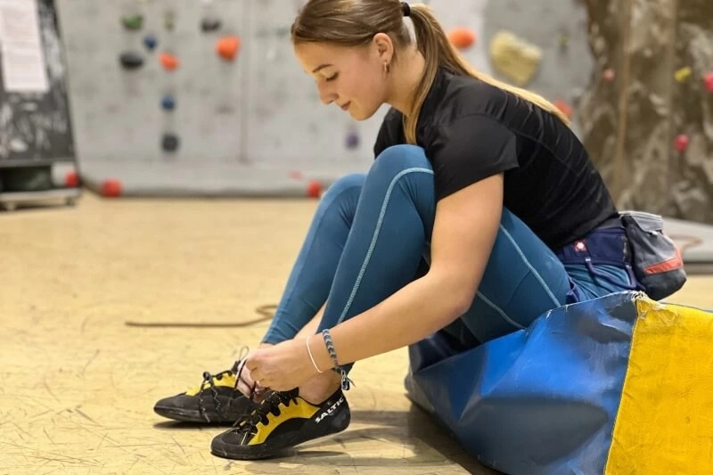 · Barefoot Sandals for Climbers