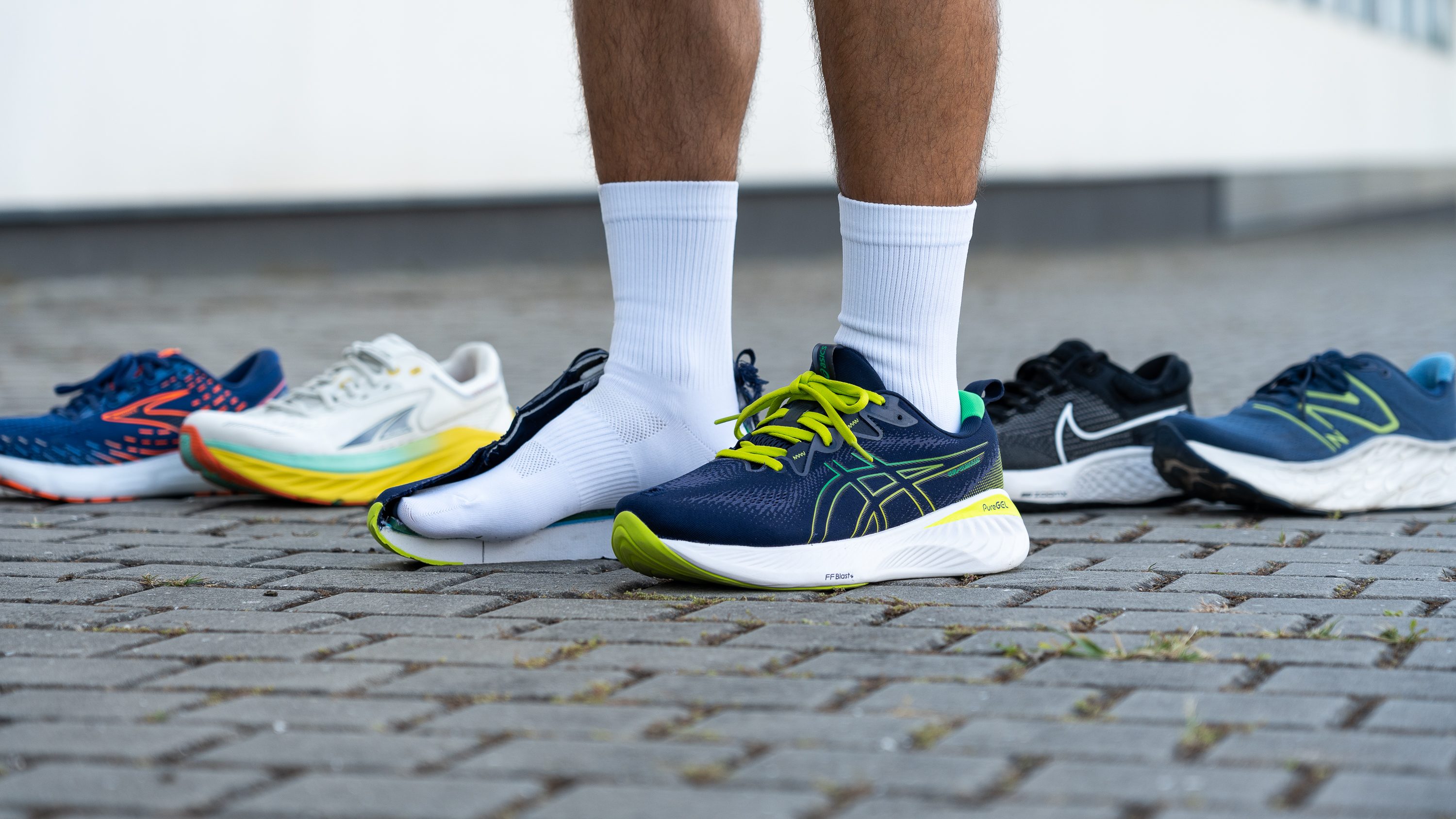 · Running Shoes for Wide Feet Men'S