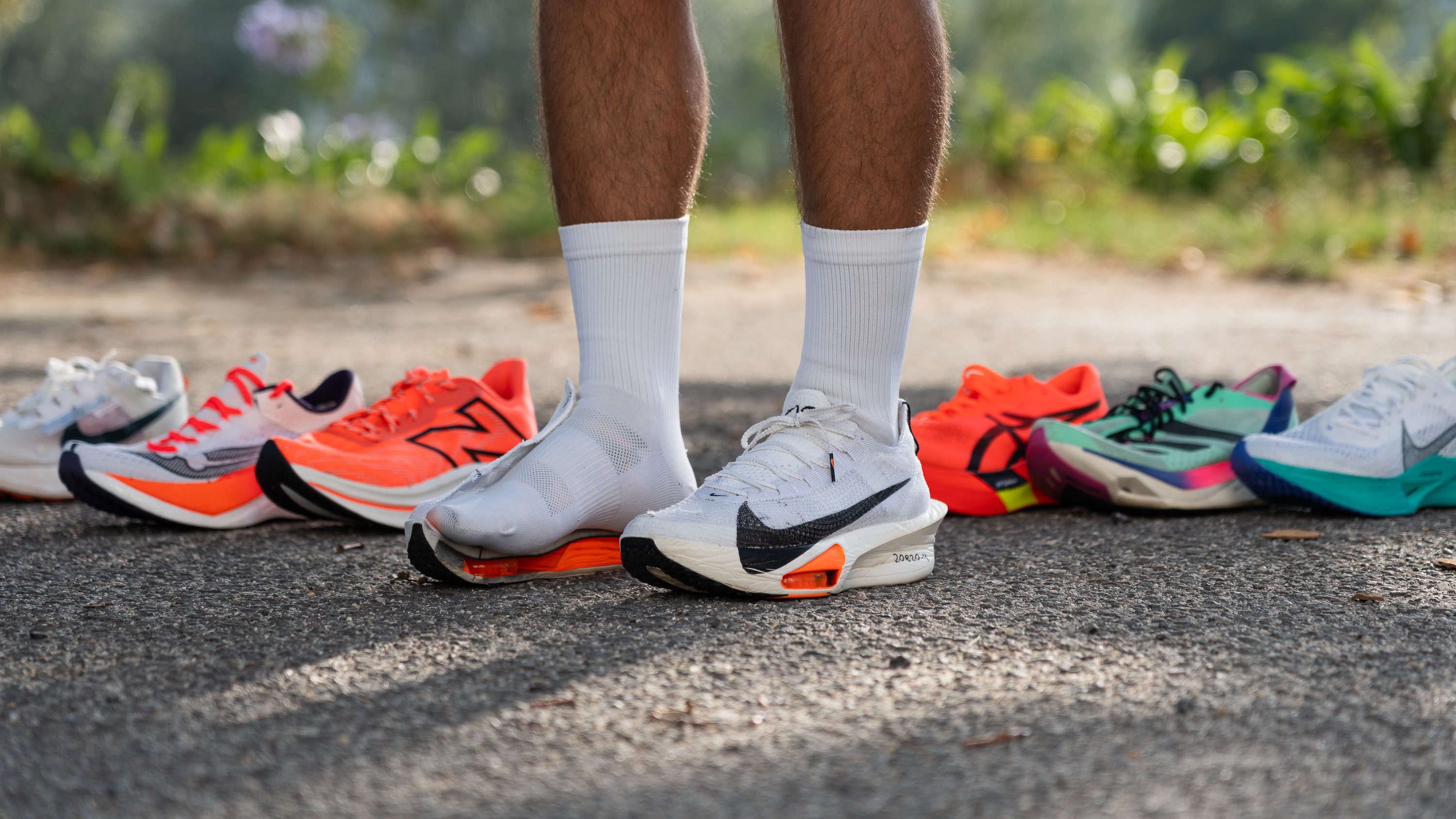 · Running Shoes With Carbon Plate