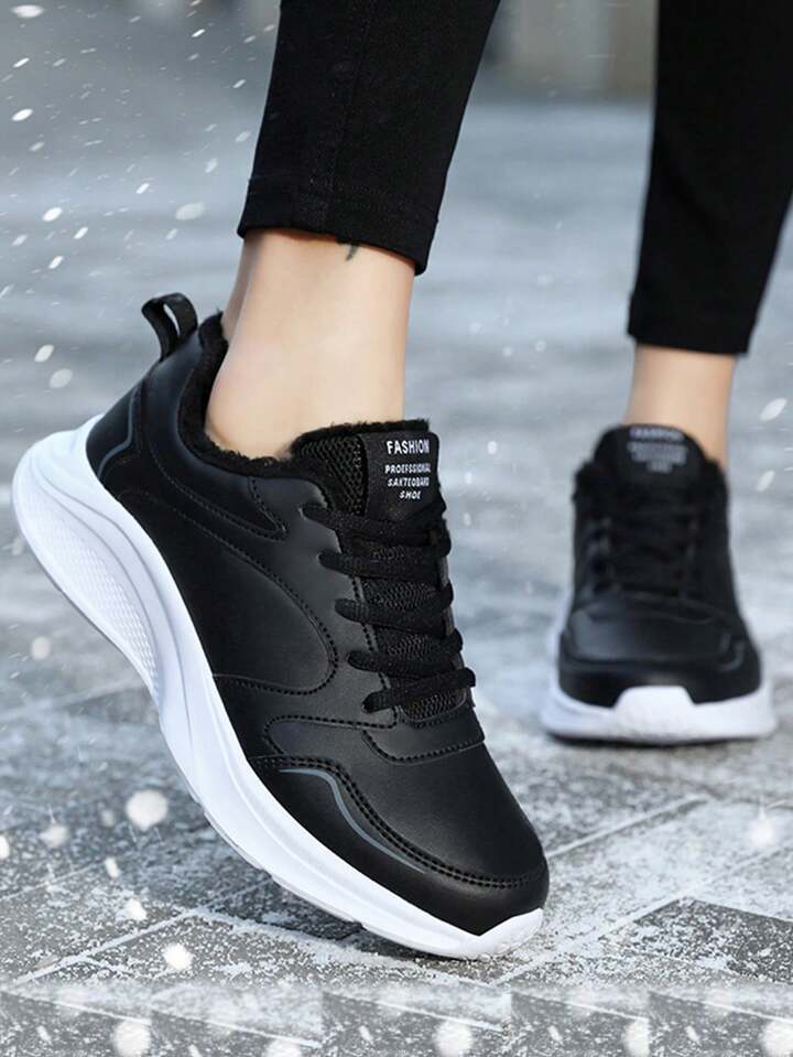 · Running Shoes With Leather Upper