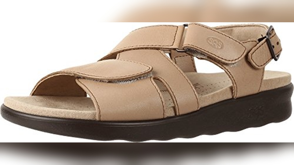 best anti blister shoes for women travel