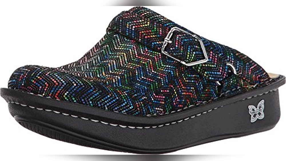 best comfort shoes for women with arch pain