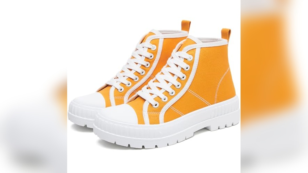 best couple sneakers for simple matching outfits
